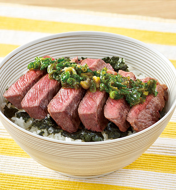 小ねぎたっぷりビーフステーキ丼