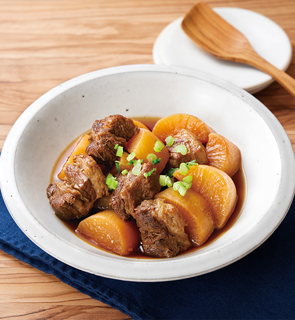 煮込めば煮込むほどおいしい牛バラ肉と大根の和風煮込み