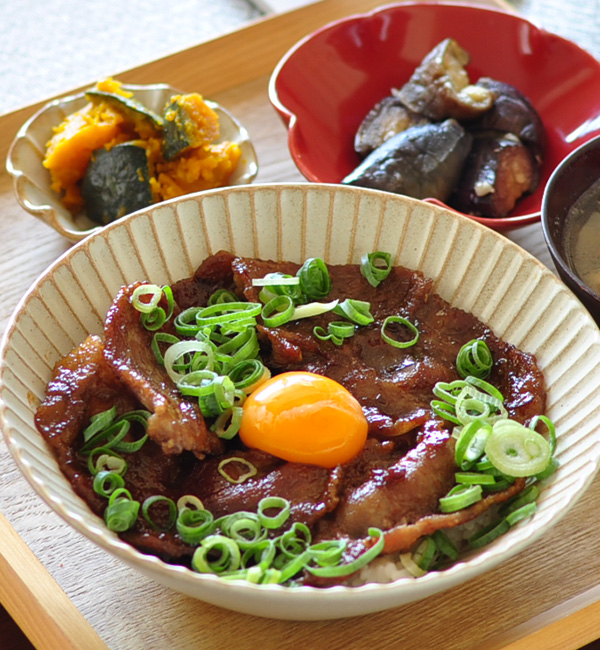 スタミナポーク丼